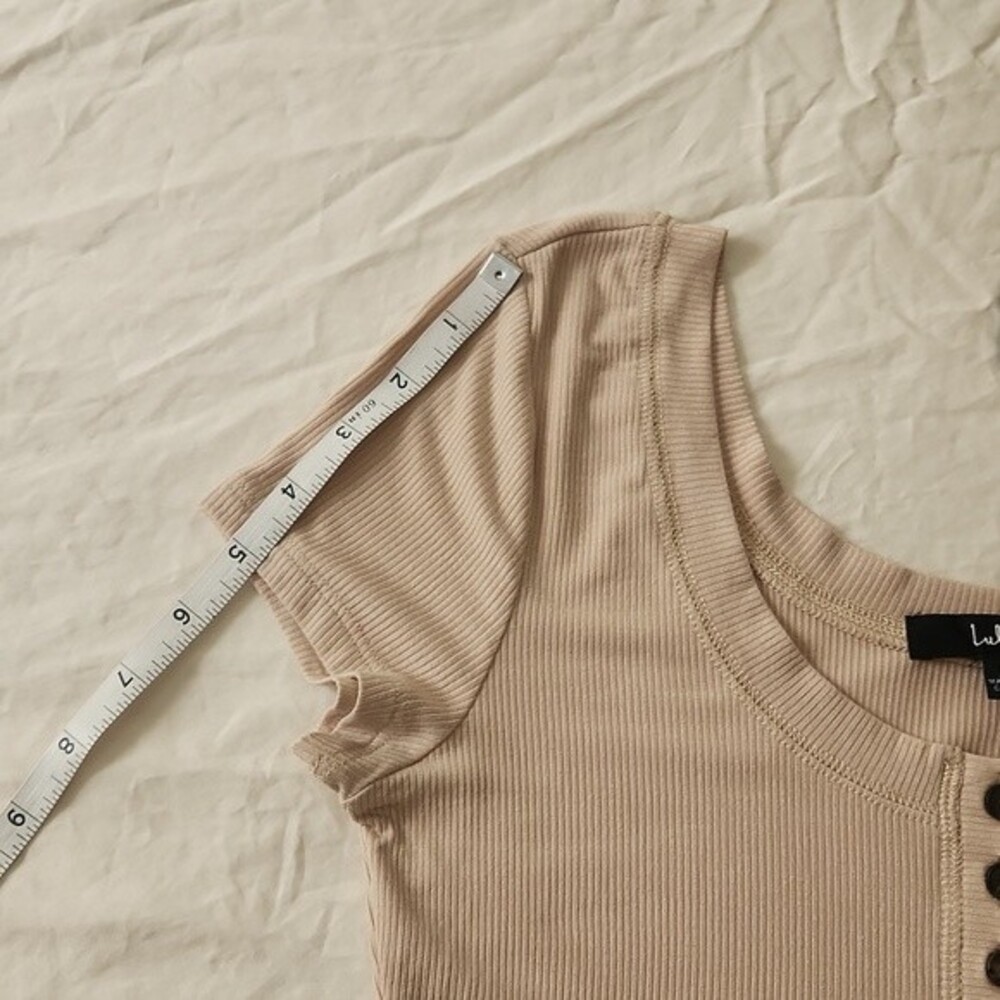 Lulus Ribbed Henley Cropped Top T-shirt Blouse Tan Beige size M new with tag - Picture 10 of 11